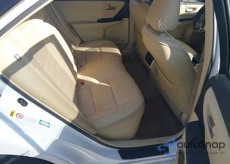 2015 Toyota Camry Hybrid Xle z USA, uszkodzony, nr VIN 4T1BD1FK0FU158282